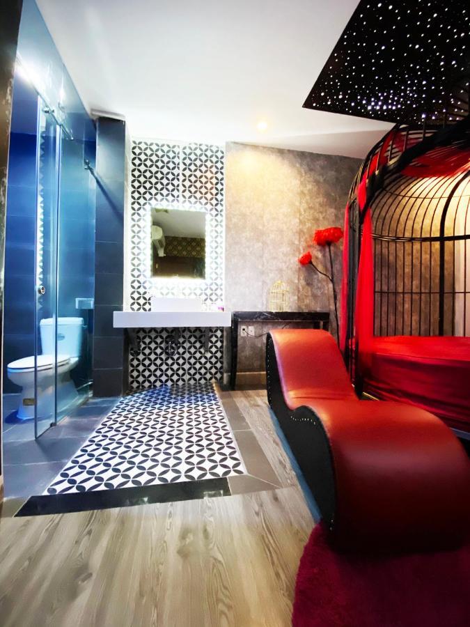 Khách sạn hẻo lánh Cozi 5 Service